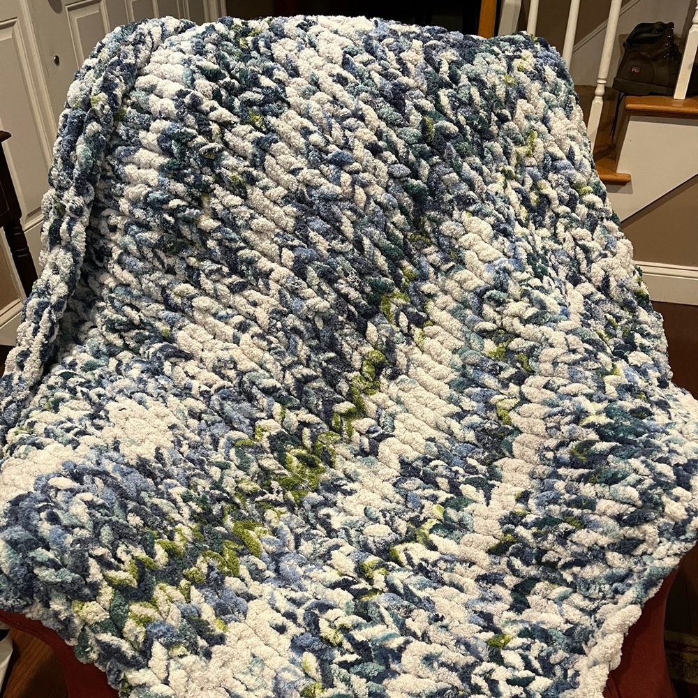 Chunky lap blanket.